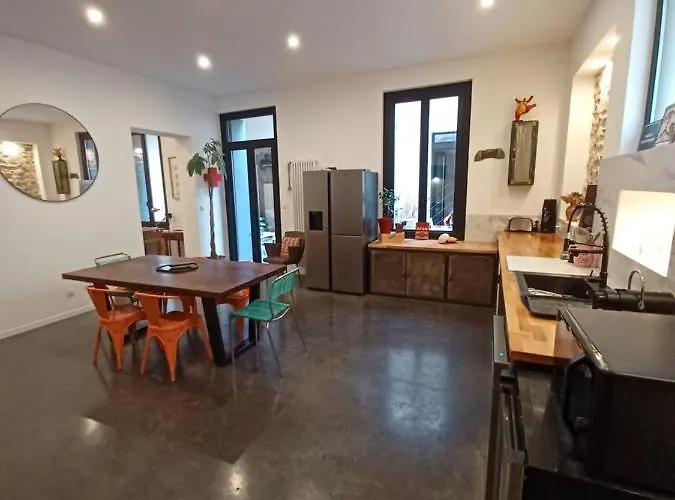 Διαμέρισμα L Au Coeur De 140m 2 Cour Ideal Famille *